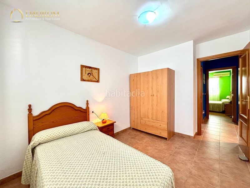 Foto f0045173-f8b5-49ca-9aa1-3828ca4d9a54. Casa aparellada amb aparcament a Corinto-Almardà Sagunt