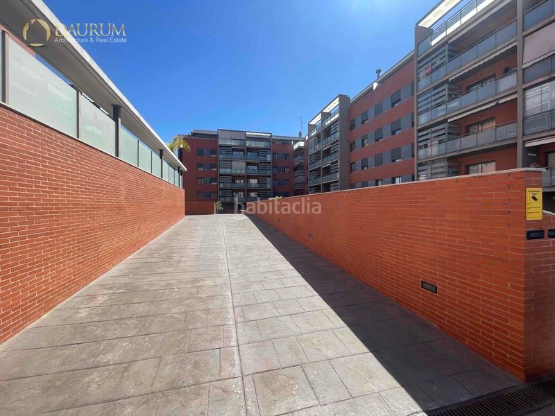Foto a36ab361-6318-4990-b5ea-f911d6a9a1e2. Pis amb aparcament piscina a Casas Verdes Paterna