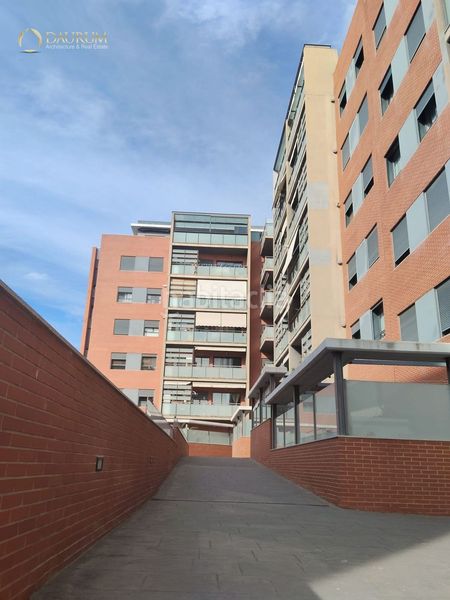 Foto b0f2cdc3-f291-42b1-914c-23538722b05c. Pis amb aparcament piscina a Casas Verdes Paterna