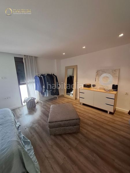 Foto 610d9ba4-dc33-47f2-b57b-849f3e02de34. Dúplex amb aparcament a El Castell Burjassot