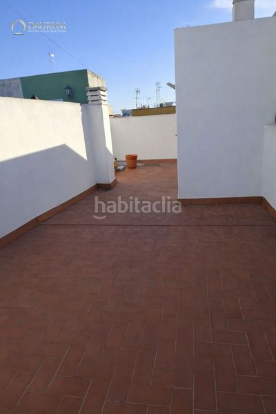 Foto c79a599a-219f-4950-b83d-e21be416b938. Dúplex amb aparcament a El Castell Burjassot