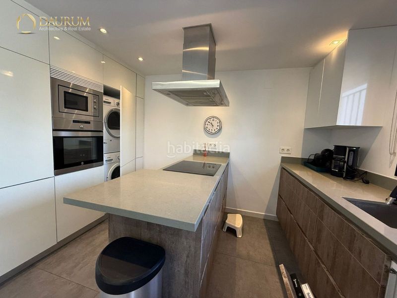 Foto da2beba4-522d-415f-b585-07e7739bac27. Casa adossada amb calefacció piscina a Nueva Alcántara Marbella