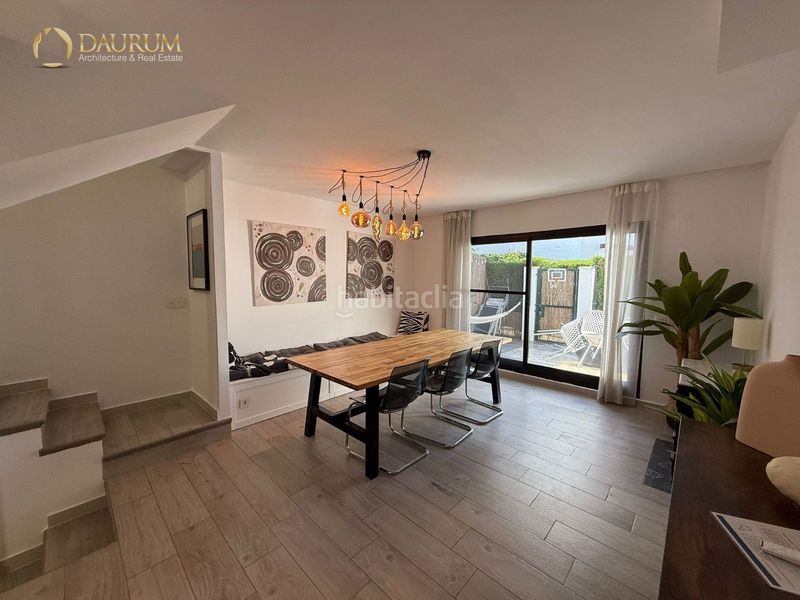 Foto f2fb4c2a-9811-4f4e-a0c7-8049e3532790. Casa adossada amb calefacció piscina a Nueva Alcántara Marbella
