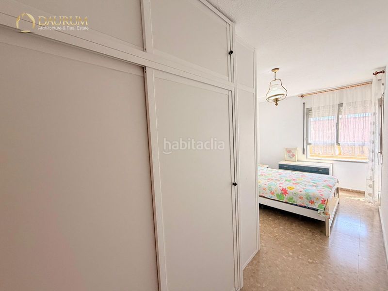 Foto 405a10b4-a2e1-44af-b02b-eb86e03222e2. Piso magnífico piso de 4 habitaciones en Perchel Norte en Málaga