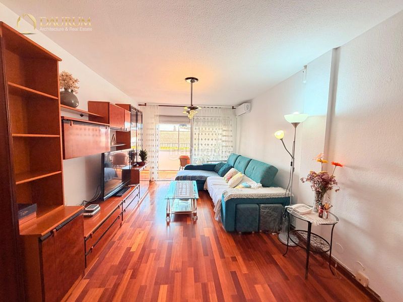 Foto 8d265272-fc8f-48c6-b533-f981b137f129. Piso magnífico piso de 4 habitaciones en Perchel Norte en Málaga