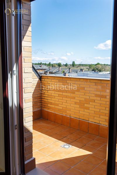 Foto 60d0abd1-1e70-44e3-bafe-781a439eb490. Dúplex amb calefacció aparcament piscina a Viñas Viejas Boadilla del Monte