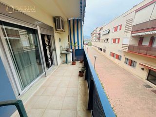 Pis  Aries. Inmejorable piso de 4 habitaciones en torre del mar