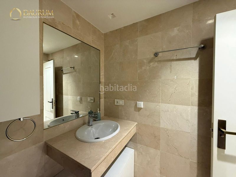 Foto 4bc6fac3-ebaf-4888-8526-5473759b34fc. Pis amb calefacció aparcament piscina a Río Real Marbella