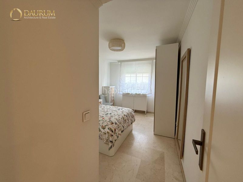 Foto 8229a206-8387-4992-8991-21cf1cec5c56. Pis amb calefacció aparcament piscina a Río Real Marbella