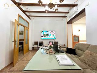 Casa  Carles carbonell. Magnífica vivienda unifamiliar, de 2 pisos independientes, en vi