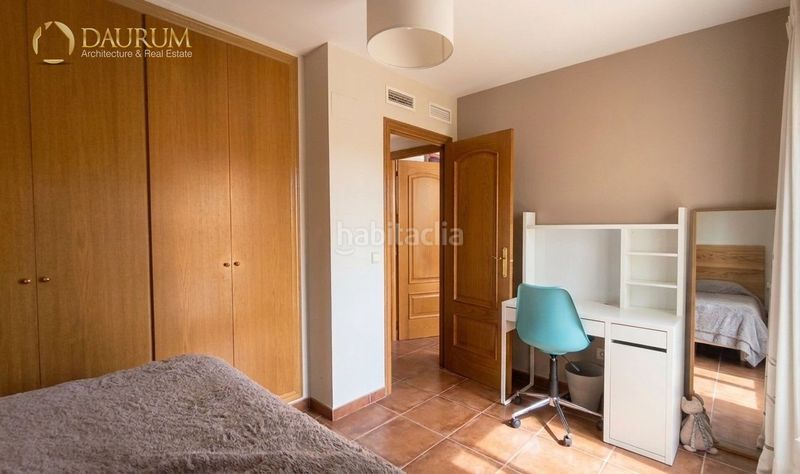 Foto b26c7490-ee75-4423-aa43-08d732c56c51. Casa adossada amb calefacció aparcament piscina a Sagunt