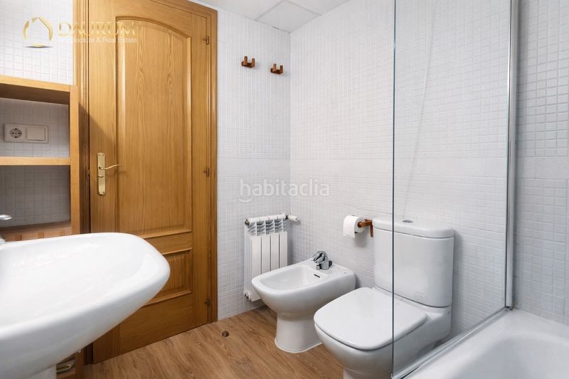 Foto d7347e1d-b1e8-4007-83a9-a38b470b7123. Casa adossada amb calefacció aparcament piscina a Sagunt