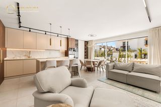 Casa adossada  Camino de cortes. Maravilloso chalet adosado de 4 habitaciones en marbella