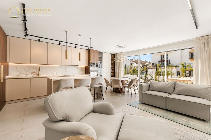 Foto 02be9811-8d03-40fc-9f33-9a31399526c1. Casa adossada amb calefacció aparcament piscina a Marbella