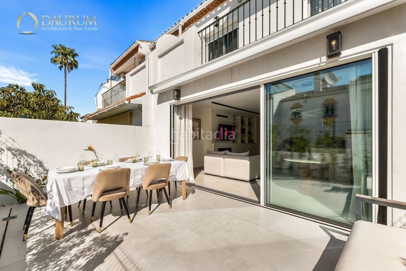 Foto 45138ddd-d0dd-45f5-89fb-f36d5eb7deb2. Casa adossada amb calefacció aparcament piscina a Marbella