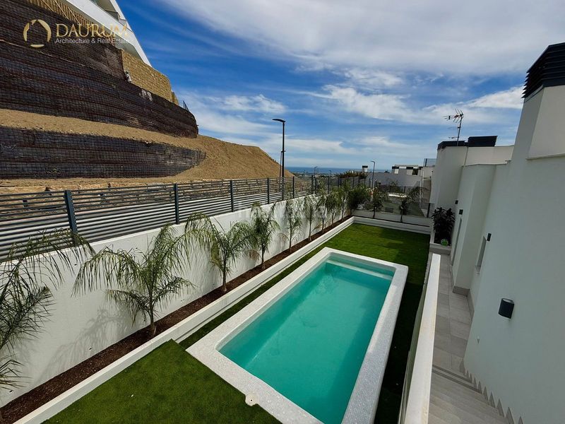 Foto 1d35308d-3e06-4e57-8ac9-f083dd05a82d. Àtic amb calefacció aparcament piscina a La Quinta Benahavís