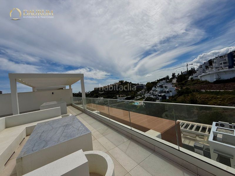 Foto b2a4328f-adeb-473c-88a2-687b534795e6. Àtic amb calefacció aparcament piscina a La Quinta Benahavís