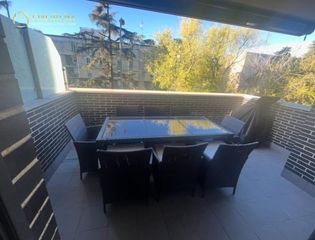 Pis  Santo angel de la guarda. Inmejorable piso de 4 habitaciones en valdezarza
