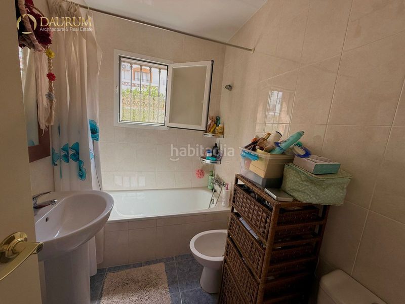 Foto 1636df80-e4d5-40b3-b0ce-2941c1aaeb72. Casa adossada amb calefacció aparcament piscina a Marbella
