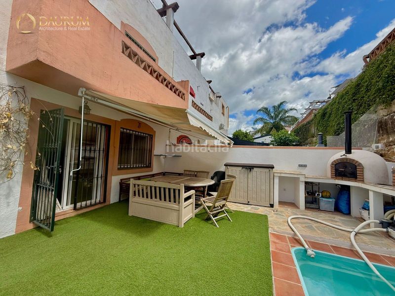 Foto 5dd76489-daf7-49d6-a45b-86fe59f184ef. Casa adossada amb calefacció aparcament piscina a Marbella