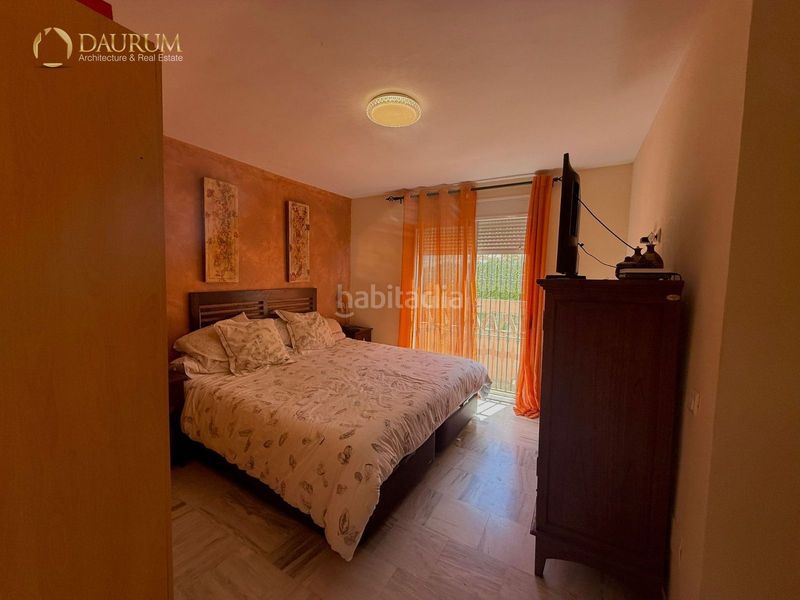 Foto fd03d0eb-e27e-4314-ad3f-d99c64c4c2a4. Casa adossada amb calefacció aparcament piscina a Marbella