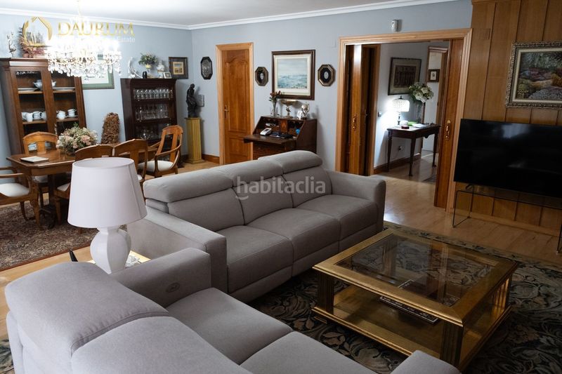 Foto a0bc6af2-d6bf-450d-84fb-617b369251f7. Casa adossada amb calefacció aparcament piscina a Madrid