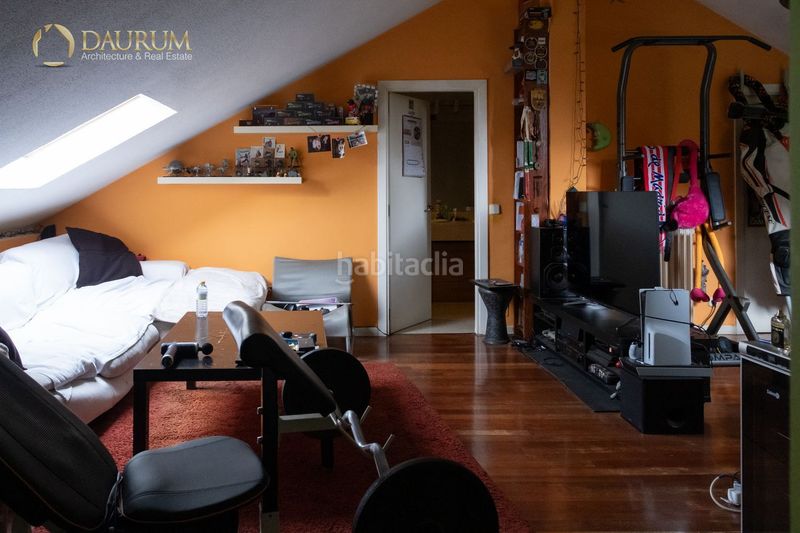 Foto b1b90f6c-fe31-4491-a269-903d559b9798. Casa adossada amb calefacció aparcament piscina a Madrid