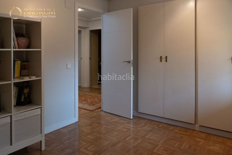 Foto ea734a1a-6b1c-41ab-a139-0cac06f72619. Casa adossada amb calefacció aparcament piscina a Madrid