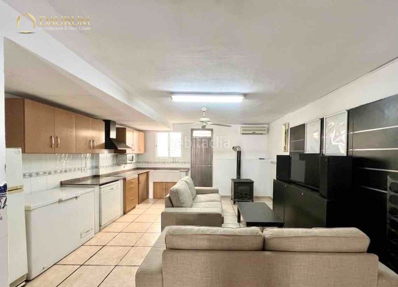 Foto e493df5f-3efb-4be7-8ba2-9885464a54c3. Casa adossada amb aparcament a Benimodo
