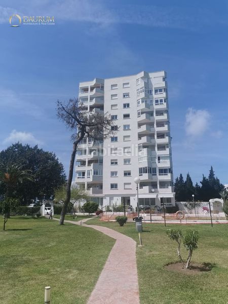Foto 1b986e28-116c-4ffb-9896-602b7cdf20b2. Pis amb aparcament piscina a Calahonda Mijas