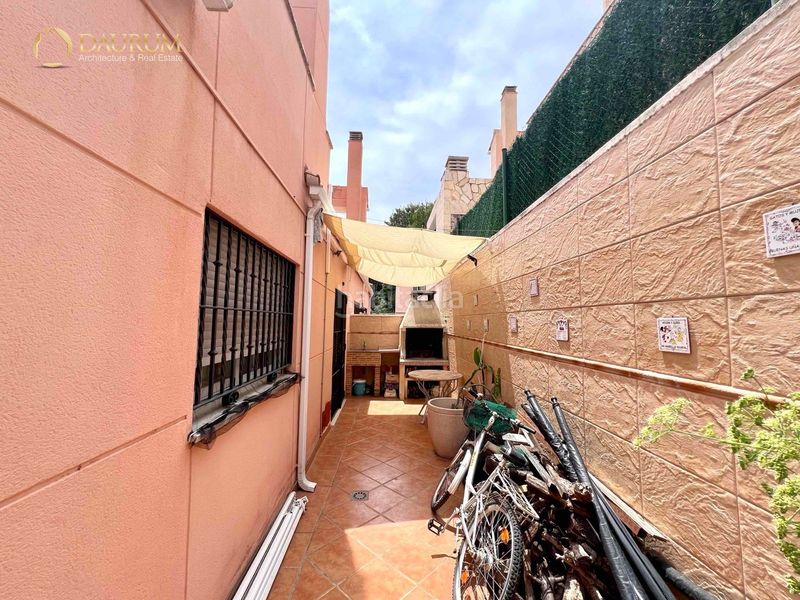 Foto d1ebd3bf-7874-42d9-a1c6-c36c07014308. Casa aparellada amb calefacció aparcament piscina a Cullera