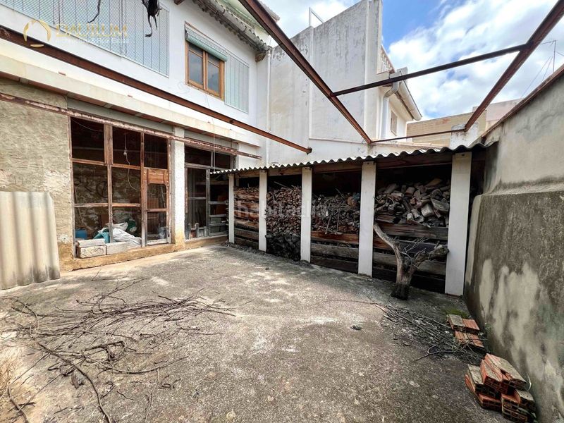 Foto 54b5ae89-5f6e-4b6b-8940-6821d3480fed. Casa amb aparcament a Monserrat
