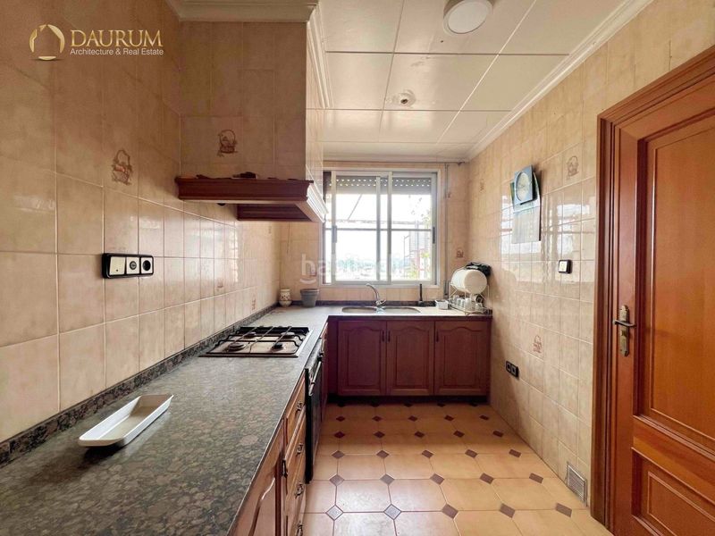Foto ab2e1156-c523-40a1-bc9f-b4cedfa42514. Casa amb aparcament a Monserrat
