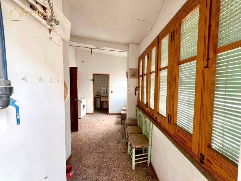 Foto b94f8028-2043-41b4-9bf9-19fe11a43253. Casa amb aparcament a Monserrat