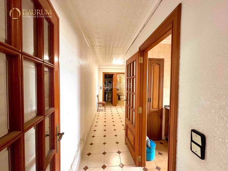 Foto eaa9b5d4-e683-455a-9440-885f73b0f494. Casa amb aparcament a Monserrat