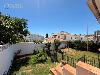 Semi detached house  Calle garcía lorca. Maravilloso chalet adosado de 3 habitaciones en estepona, con vi