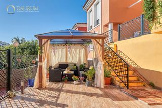 Casa pareada  Guadalquivir. Magnífico chalet pareado de 3 habitaciones en benalmádena