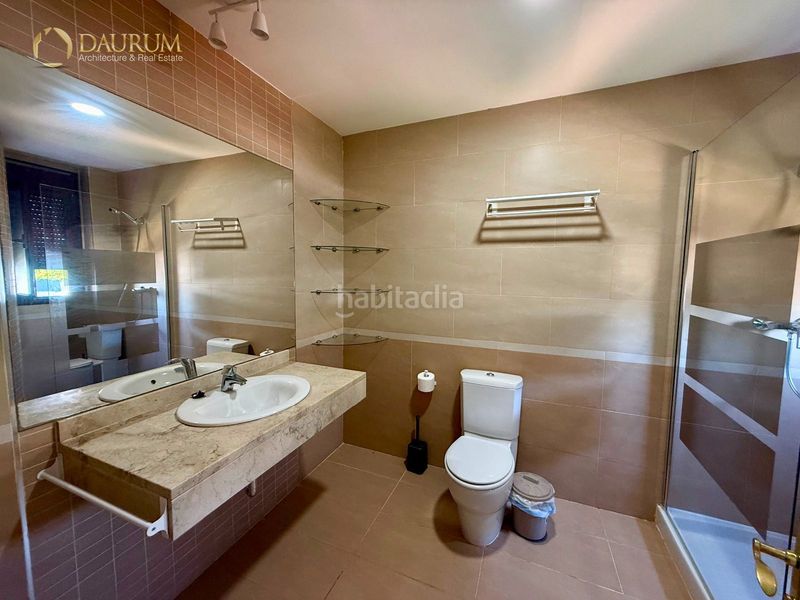 Foto 3de0d1d8-41cd-41b6-8da5-8b9e12ab06e5. Àtic amb calefacció aparcament piscina a El Castillo Manilva