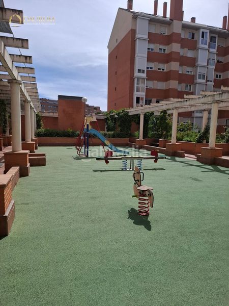 Foto 25f6072e-6b43-44fb-a95d-2e407e5115bd. Pis amb calefacció aparcament piscina a Las Tablas Madrid