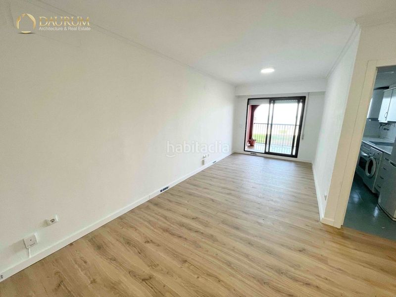 Foto fe17bdce-1f28-4705-baf7-b5ee9f8aaa57. Pis a Port Saplaya Alboraya