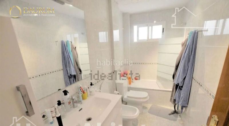 Foto e7191c88-d71c-403b-a58a-aceb880fe98a. Pis amb aparcament a L´Eixereta Burjassot