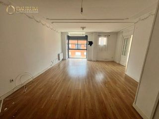 Pis  Velero. Magnífico piso de 3 habitaciones en alameda de osuna