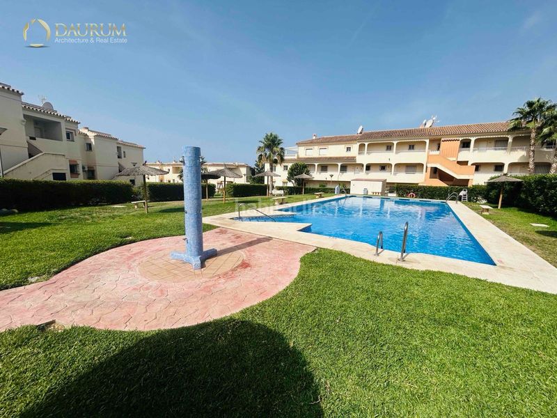 Foto 1f93993c-7f67-4e8c-99ad-291714c1bffe. Casa adossada amb calefacció aparcament piscina a Torrox