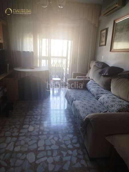 Foto a468f1ce-4cde-4bf5-a63d-39f443a15ea8. Casa amb calefacció a Ciudad 70 Coslada