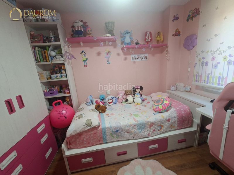 Foto e3ba8784-8d97-445d-85e5-f6066a4c69f6. Pis amb calefacció aparcament piscina a Orcasitas Madrid