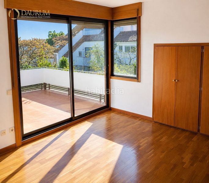 Foto a26a500b-53ab-4c1a-88b8-a6c07f0612f2. Casa adossada amb calefacció aparcament piscina a La Moraleja