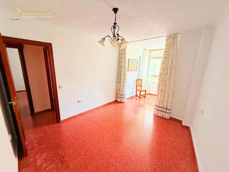 Foto a0b060b1-0aa9-4740-bef1-3763464a2a6e. Pis amb calefacció aparcament a La Princesa Málaga