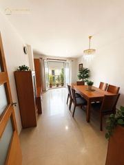 Appartamento  De les corts valencianes. Fantástico piso de 3 habitaciones en turís