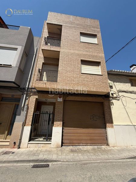 Foto 626fa961-8297-4874-8fe6-045f6e4c21e4. Casa amb aparcament a Centro Ciudad Manises