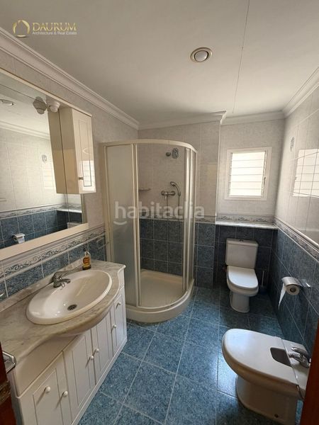 Foto dbb6b7ea-b25c-4d15-aaea-78185c001b98. Casa amb aparcament a Centro Ciudad Manises